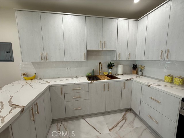 Detail Gallery Image 2 of 15 For 17606 Orna Dr, Granada Hills,  CA 91344 - 1 Beds | 1 Baths