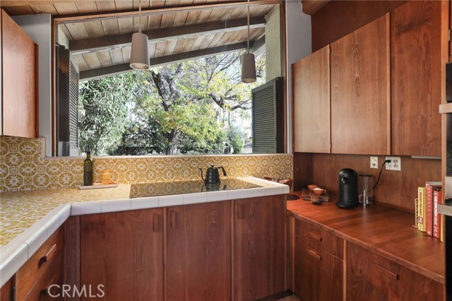 Detail Gallery Image 15 of 52 For 4123 North Virginia Road, Long Beach,  CA 90807 - 3 Beds | 2 Baths