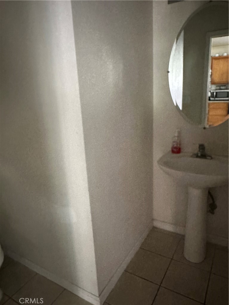 https://media.crmls.org/medias/d4ced1a1-cb85-4364-994e-4e0b3f553999.jpg?preset=X-Large