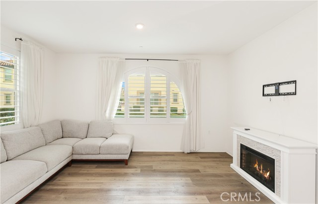 Detail Gallery Image 12 of 44 For 2818 E Berry Loop Privado #76,  Ontario,  CA 91761 - 2 Beds | 2/1 Baths