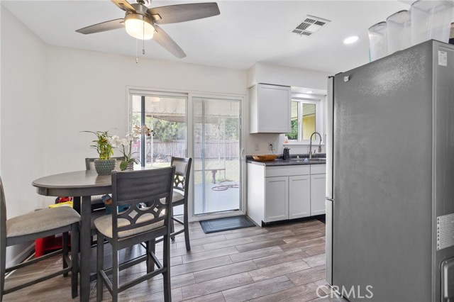 Detail Gallery Image 12 of 33 For 1911 W Vine St, Visalia,  CA 93277 - 3 Beds | 2 Baths