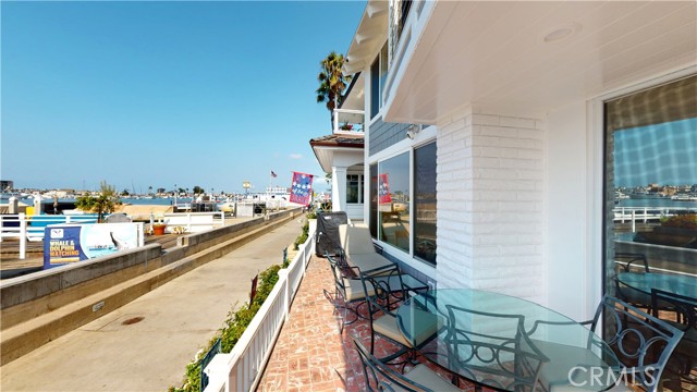 Detail Gallery Image 22 of 29 For 510 1/2 S Bay Front, Newport Beach,  CA 92662 - 2 Beds | 2 Baths