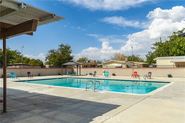 Detail Gallery Image 14 of 17 For 45800 Challenger Way #30,  Lancaster,  CA 93535 - 3 Beds | 2 Baths