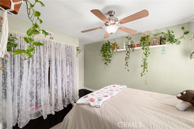 Image 18 of 43 For 4922 El Rancho Verde