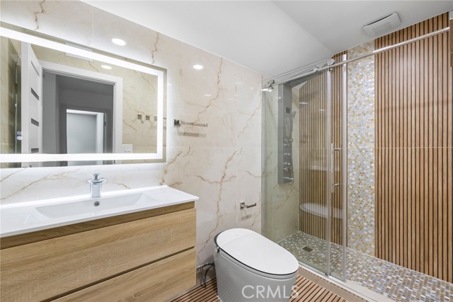 Detail Gallery Image 17 of 35 For 20101 Greenbriar Dr, Tarzana,  CA 91356 - 5 Beds | 4 Baths