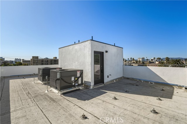 Detail Gallery Image 19 of 26 For 121 S Coronado St, Los Angeles,  CA 90057 - 3 Beds | 2 Baths