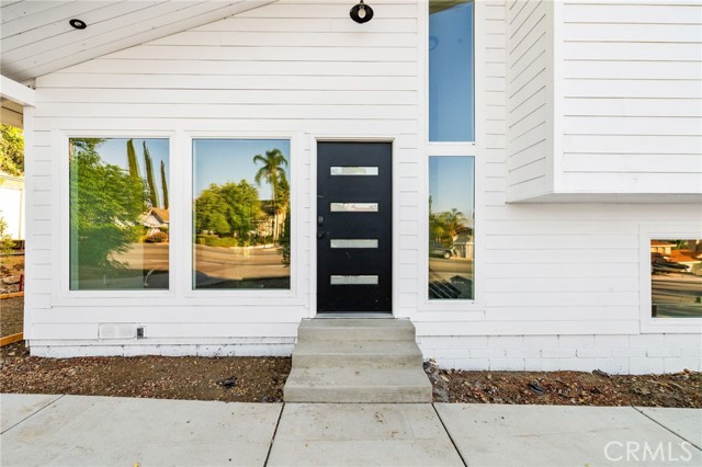 Detail Gallery Image 3 of 25 For 22473 Canyon Lake, Canyon Lake,  CA 92587 - 3 Beds | 2 Baths