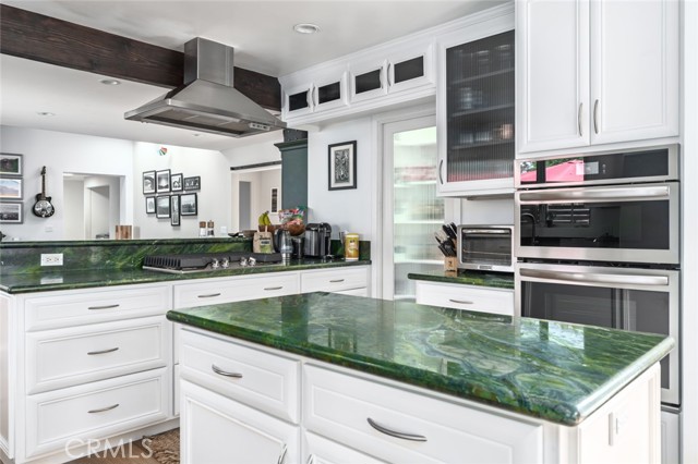 Detail Gallery Image 10 of 68 For 1933 Whittier Ave, Costa Mesa,  CA 92627 - 4 Beds | 2 Baths