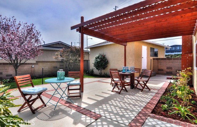 1400 Diamond Street, Redondo Beach, California 90277, 4 Bedrooms Bedrooms, ,1 BathroomBathrooms,Residential,Sold,Diamond,SB17053482