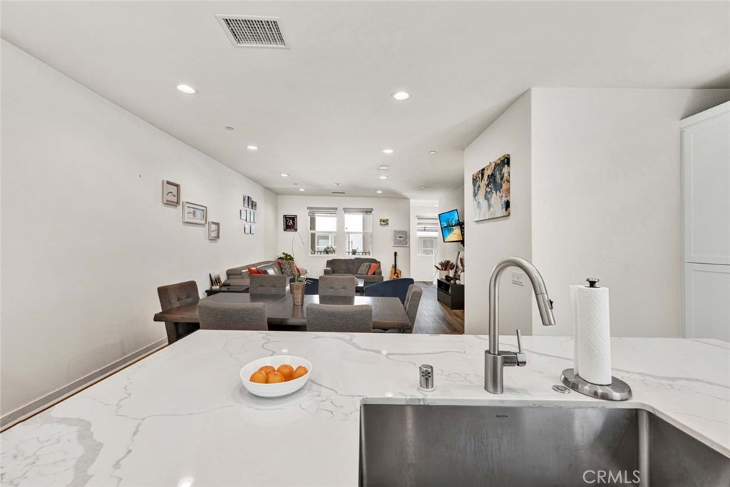 D4d33124 D2fe 47ce Ab67 F670ddb01b6f