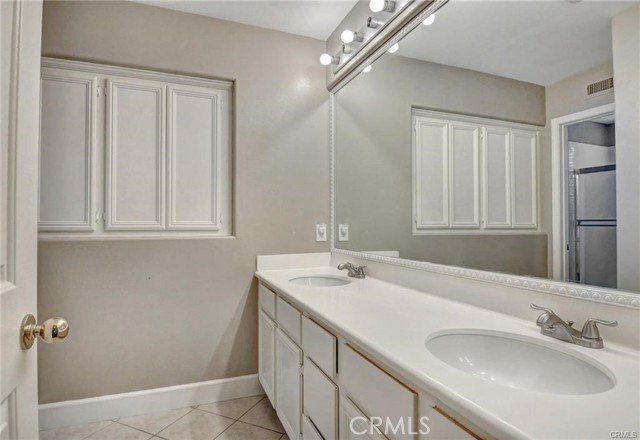 8 Foxcrest, Irvine CA: https://media.crmls.org/medias/d4d33c88-94a9-4ef7-9293-ae85506e44ff.jpg