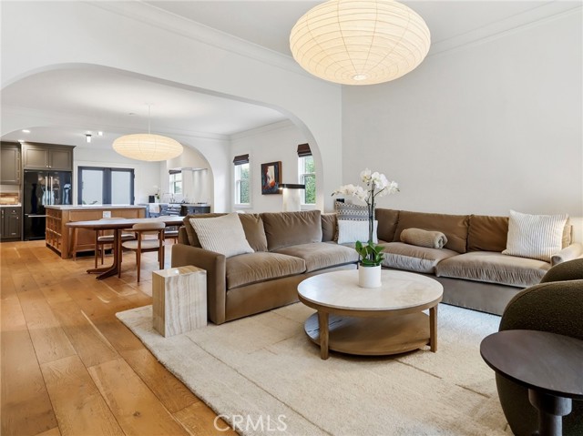 2932 Edgehill photo 6