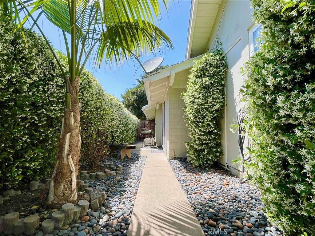 MLS #OC25138395 img 23