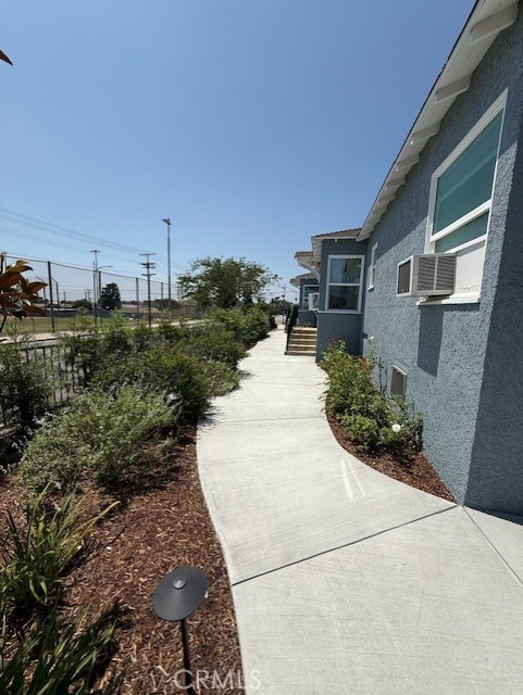 Detail Gallery Image 13 of 16 For 1008 N Glenoaks Bld, Burbank,  CA 91504 - 0 Beds | 1 Baths