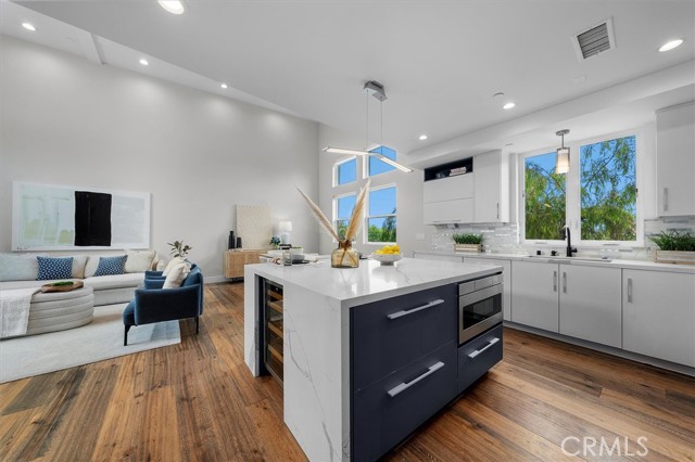 Detail Gallery Image 5 of 36 For 2713 Carnegie Ln #B,  Redondo Beach,  CA 90278 - 5 Beds | 4 Baths