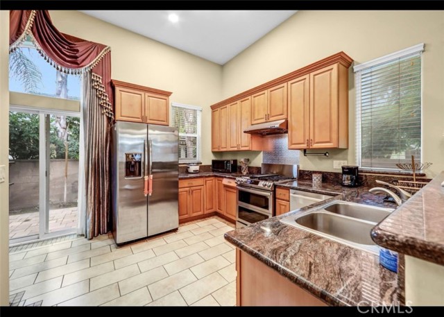 Detail Gallery Image 12 of 28 For 5517 Welland Ave Unit E,  Temple City,  CA 91780 - 3 Beds | 3 Baths