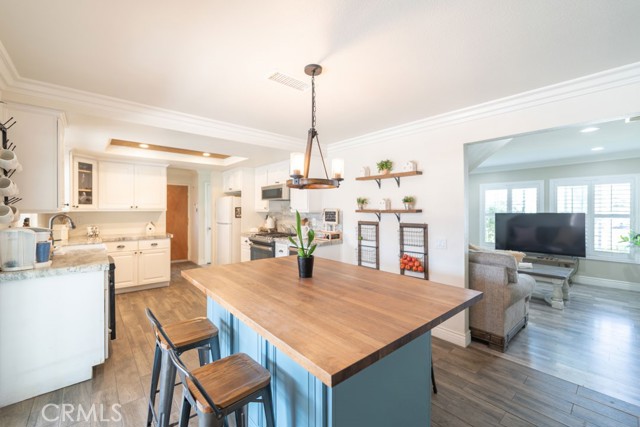 Detail Gallery Image 13 of 48 For 8636 Rancho Cerona Dr, Paramount,  CA 90723 - 4 Beds | 2/1 Baths