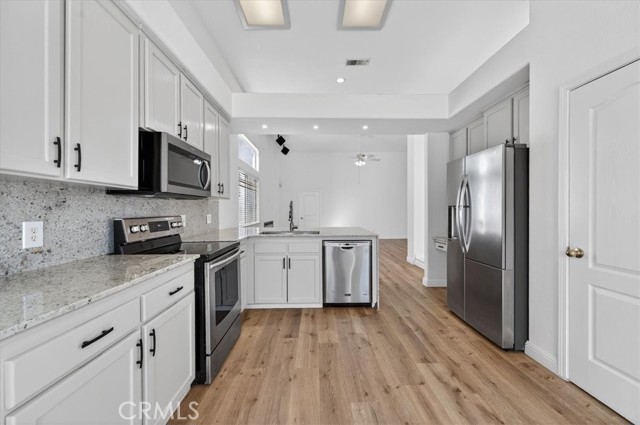 Detail Gallery Image 8 of 23 For 10291 N Whitney, Fresno,  CA 93730 - 4 Beds | 2 Baths