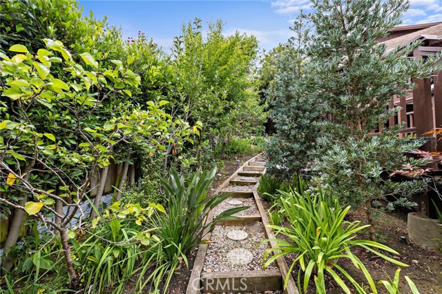 1304 Morningside Drive, Laguna Beach CA: https://media.crmls.org/medias/d4d6586c-cc80-474a-bdf9-262addb3ce81.jpg