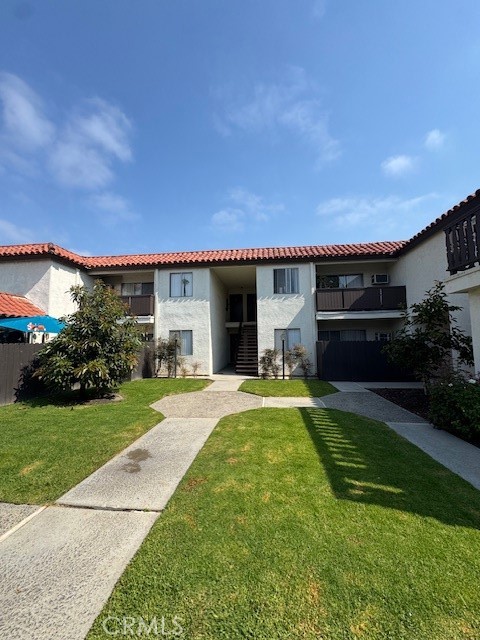 MLS #OC25165007 img 3