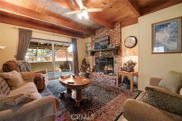 Detail Gallery Image 16 of 30 For 39791 Forest Rd, Big Bear Lake,  CA 92315 - 3 Beds | 2 Baths