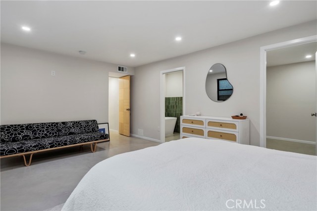 Detail Gallery Image 40 of 51 For 4730 Round Top Dr, Los Angeles,  CA 90065 - 4 Beds | 3/1 Baths