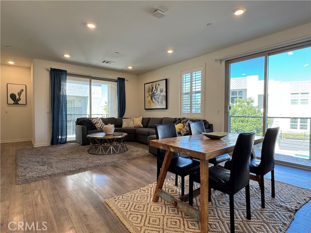 Detail Gallery Image 13 of 43 For 129 Cadence, Irvine,  CA 92618 - 3 Beds | 3/1 Baths