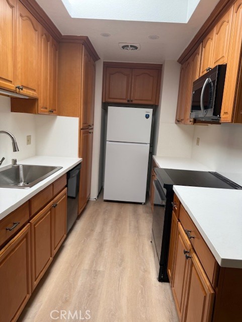 2025 Via Mariposa E, Laguna Woods CA: https://media.crmls.org/medias/d4d8fccb-6bd1-402d-8467-3b1ce58540f7.jpg