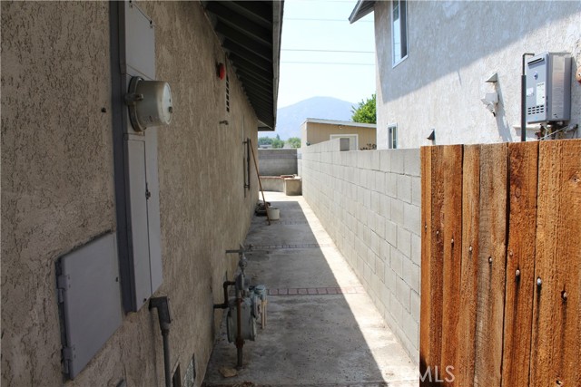 Detail Gallery Image 23 of 26 For 14549 Southwood Dr, Fontana,  CA 92337 - 3 Beds | 2 Baths
