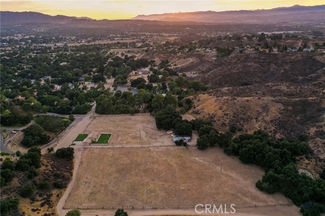 Detail Gallery Image 60 of 60 For 21565 Cleardale St, Newhall,  CA 91321 - 3 Beds | 2/1 Baths