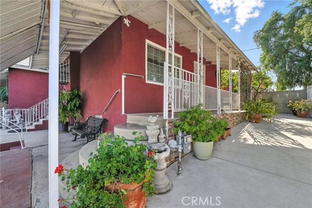 2718 E 7th Street, Los Angeles CA: https://media.crmls.org/medias/d4db3ade-be9f-450f-805d-64651e7351eb.jpg
