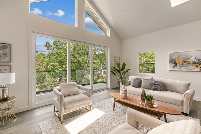 1670 Grass Valley Road, Lake Arrowhead CA: https://media.crmls.org/medias/d4db827a-8ae3-44e1-ab3a-715dd236dccf.jpg
