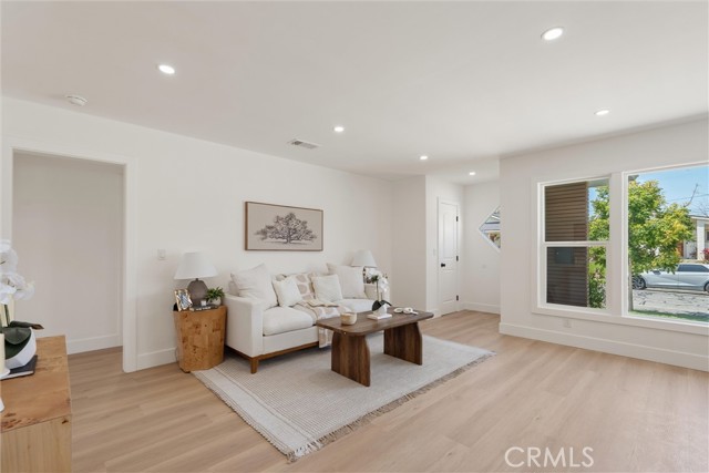 Detail Gallery Image 9 of 28 For 19910 Bernist Ave, Torrance,  CA 90503 - 3 Beds | 2 Baths