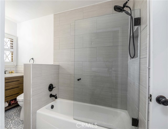 Detail Gallery Image 15 of 32 For 401 Avenue F, Redondo Beach,  CA 90277 - 3 Beds | 2 Baths