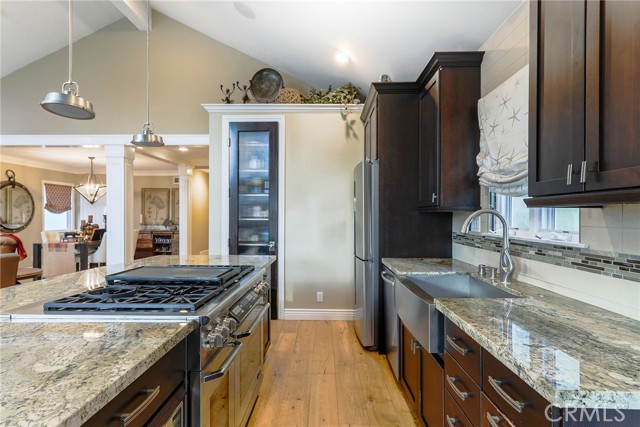 Gourmet kitchen looking through to the dining room...