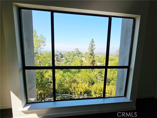 3622 Roberts View Place, Studio City CA: https://media.crmls.org/medias/d4dd6b4d-64e4-46fd-af2d-61b4fc2c2f28.jpg