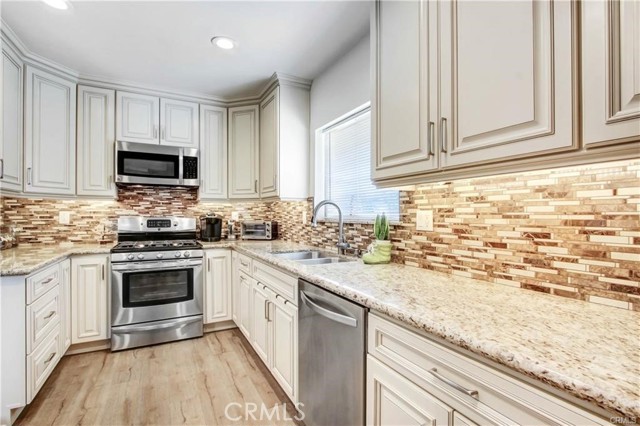 Detail Gallery Image 12 of 37 For 14349 Tiara St, Sherman Oaks,  CA 91401 - – Beds | – Baths