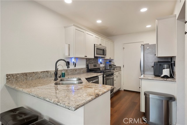 Detail Gallery Image 14 of 37 For 229 Windsong Ct, Azusa,  CA 91702 - 3 Beds | 3 Baths