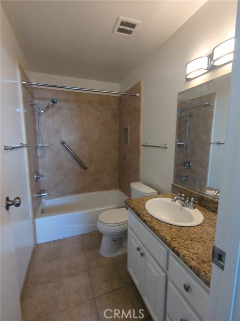 270 W Campus View Drive, Riverside CA: https://media.crmls.org/medias/d4ddb3c8-2756-4669-8eba-3ba2f854d0e7.jpg