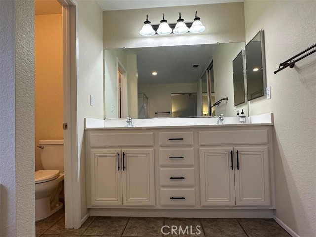 33667 Abbey Road, Temecula CA: https://media.crmls.org/medias/d4ddca0e-ab7c-42cd-ae78-da70bf897c0b.jpg