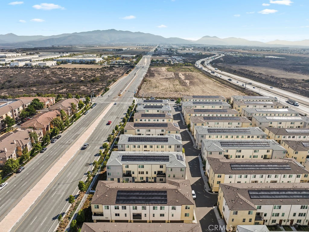 https://media.crmls.org/medias/d4ddcaeb-0368-4882-829c-fe8d7014eb96.jpg?preset=X-Large