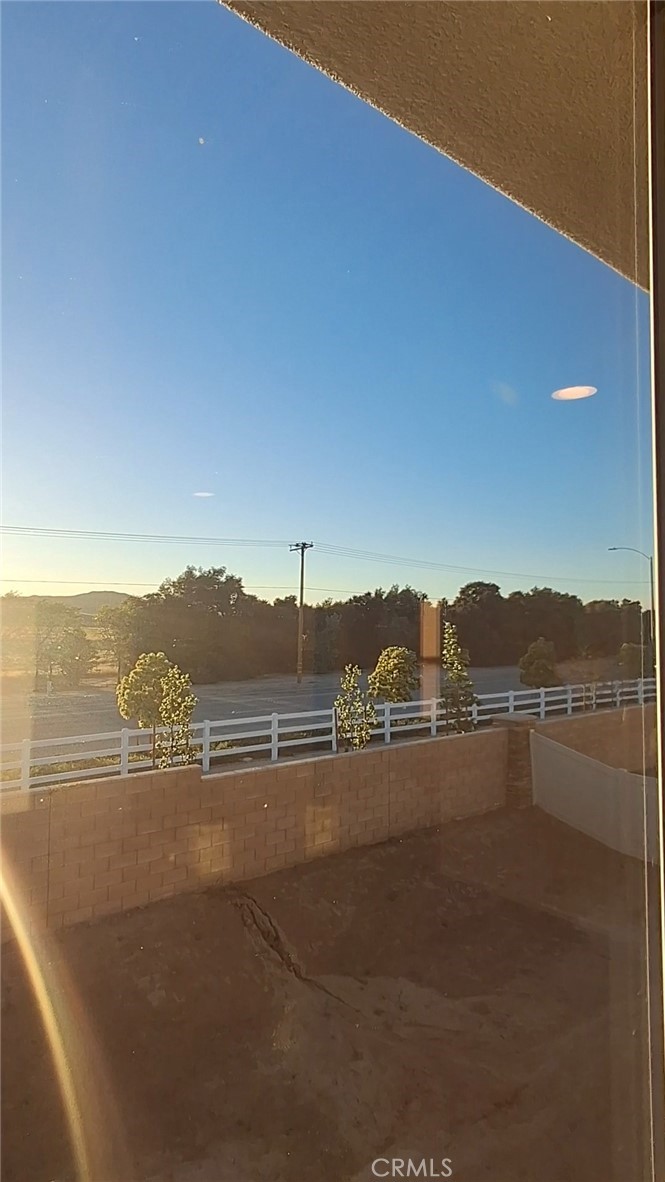 https://media.crmls.org/medias/d4dea476-6d6b-4f34-9706-3f8d3b85dc41.jpg?preset=X-Large