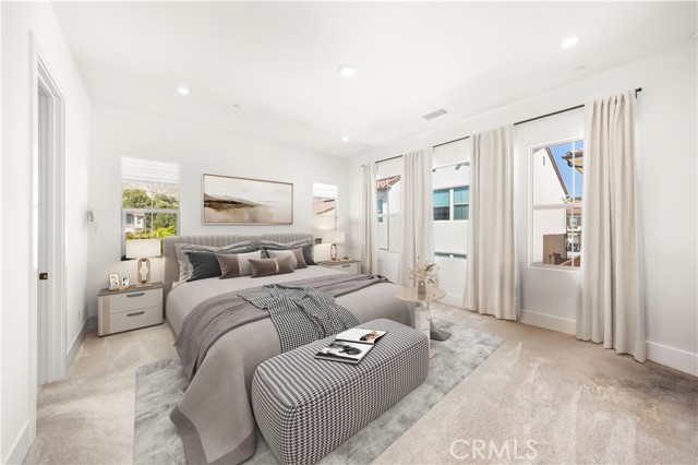 52 Longchamp, Irvine CA: https://media.crmls.org/medias/d4deb37a-a325-424f-9b7a-8ae4a2e4c111.jpg