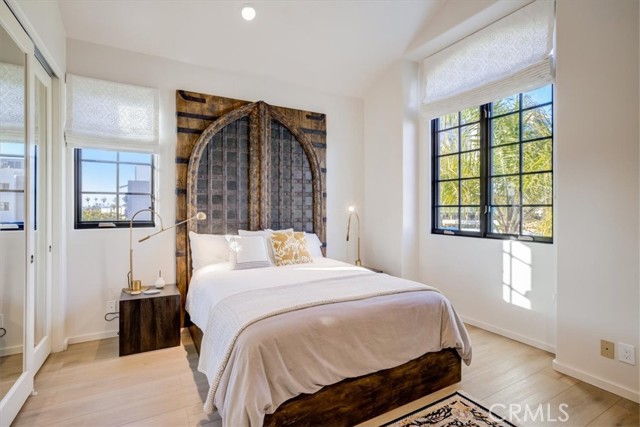Detail Gallery Image 54 of 73 For 3511 via Dolce, Marina Del Rey,  CA 90292 - 4 Beds | 3/1 Baths