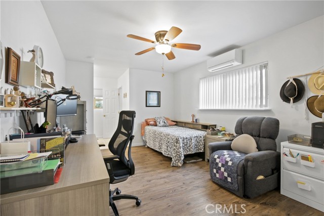 11051 Tarawa Drive, Los Alamitos CA: https://media.crmls.org/medias/d4df06b6-fe29-41c4-9dc9-88c6cd8a4803.jpg