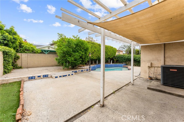 16424 Holmes Place, Cerritos CA: https://media.crmls.org/medias/d4df1a98-0bc9-47e3-b966-6209186ac71d.jpg