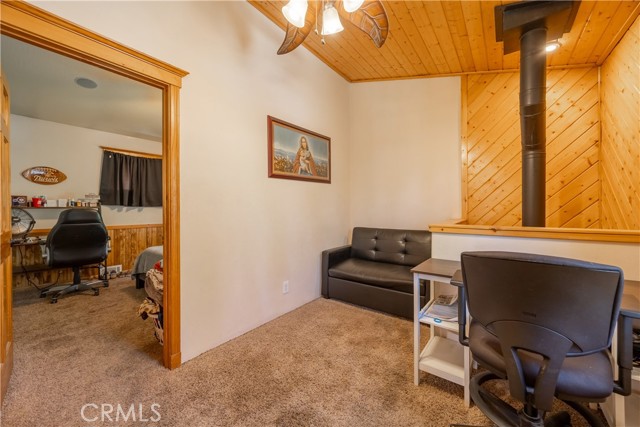 Detail Gallery Image 12 of 21 For 209 W Meadow Ln, Big Bear City,  CA 92314 - 3 Beds | 2 Baths