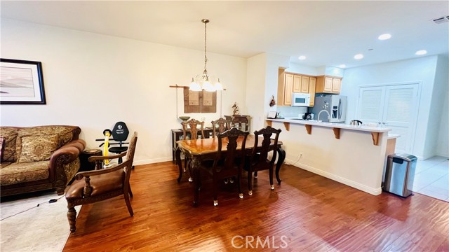 Detail Gallery Image 7 of 34 For 2652 W Madison Cir, Anaheim,  CA 92801 - 2 Beds | 2/1 Baths