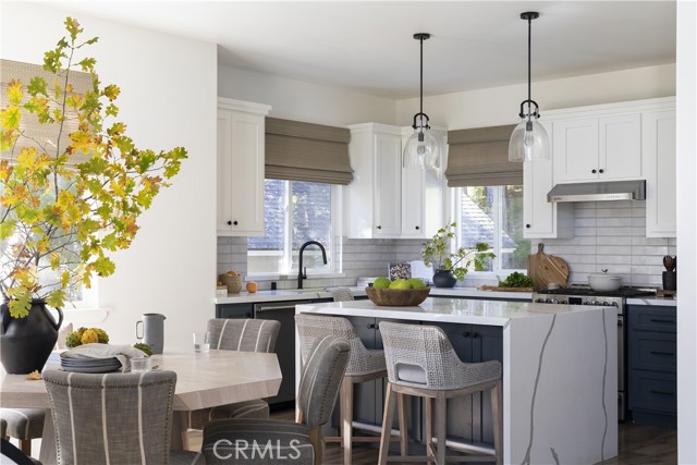 Detail Gallery Image 4 of 31 For 388 Primrose Cir, Lake Arrowhead,  CA 92352 - 6 Beds | 5 Baths