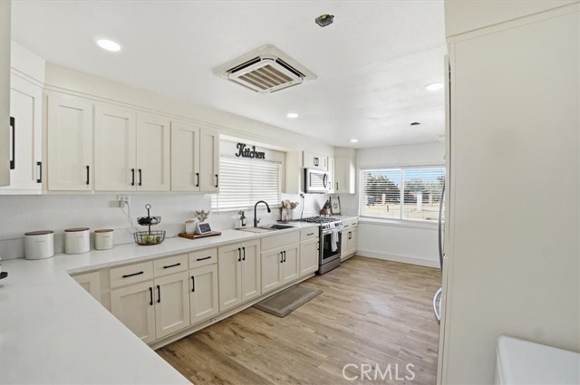 Detail Gallery Image 13 of 39 For 1163 Smith, Adelanto,  CA 92301 - 2 Beds | 1 Baths